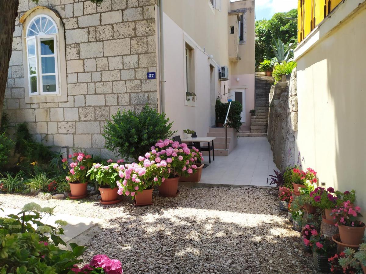 Apartments Rafaela Korcula Town Exterior photo